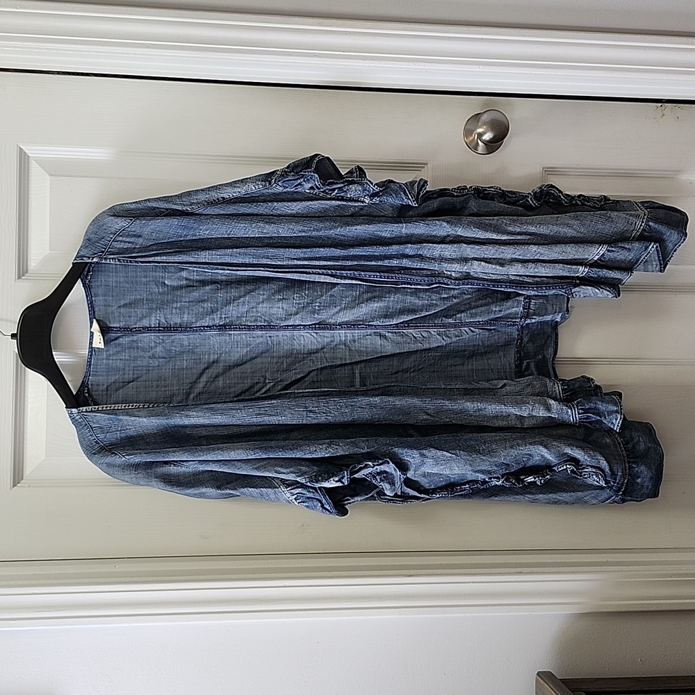 Lightweight denim ruffle kimono